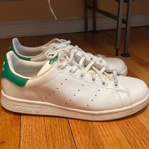 White and green Stan smith size 9. Only worn a couple times